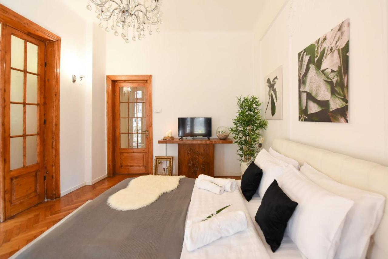 Апартаменты Love.Travel.Explore ♥️Apt W/ Balcony In Old Town Бухарест Экстерьер фото